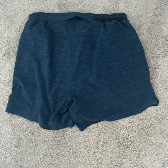 Lululemon shorts (lined) - Picture 3 of 3